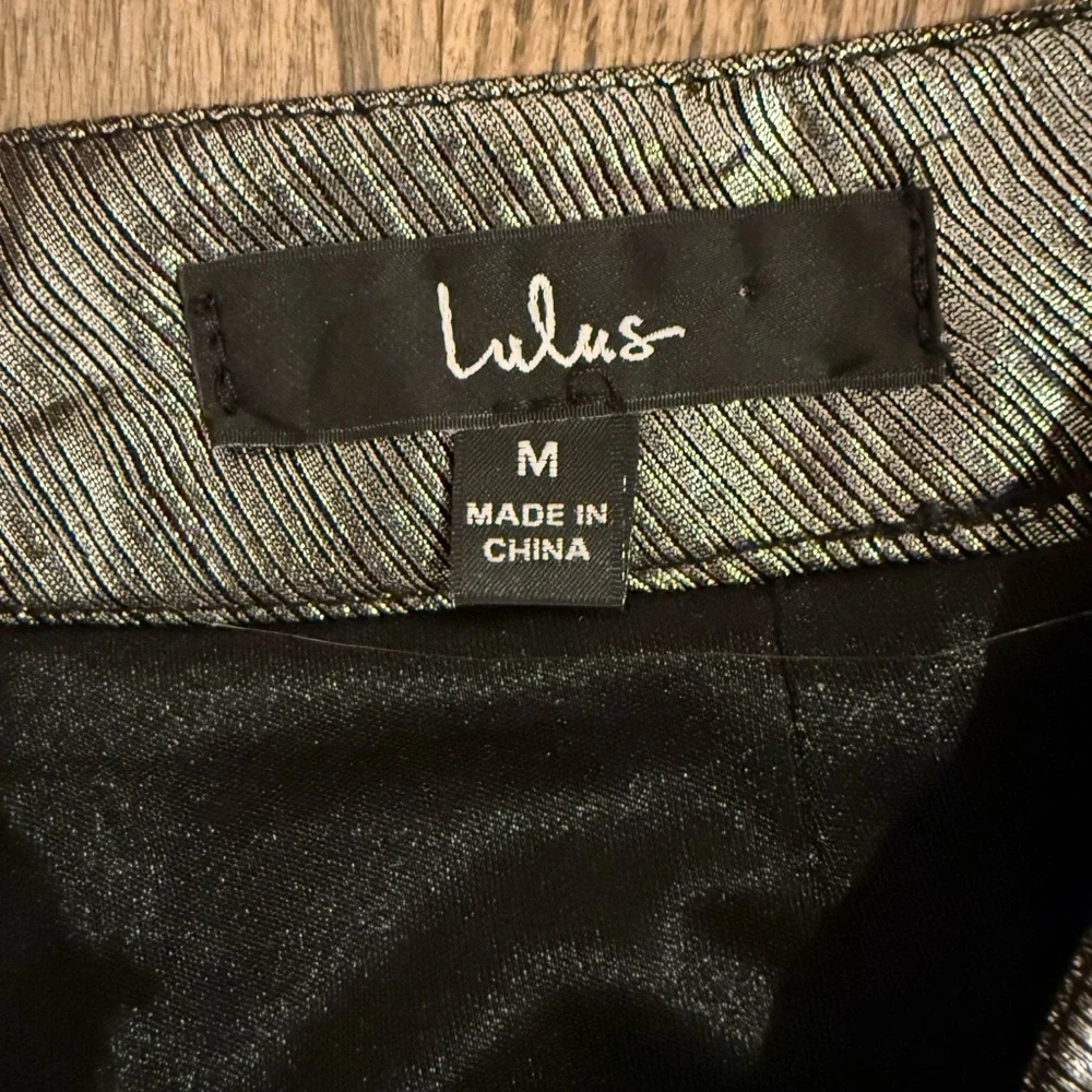 Lulu’s Metallic Wide-Leg Pants - Picture 4 of 5